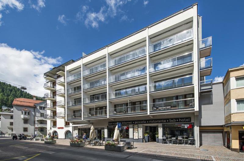 Hotel Loeffler St. Moritz Exterior photo